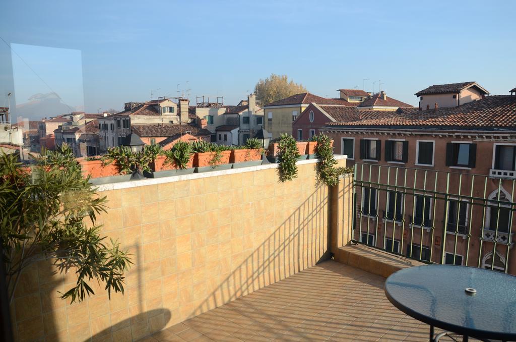 Ca' Delfina Holiday Home Venecia Exterior foto