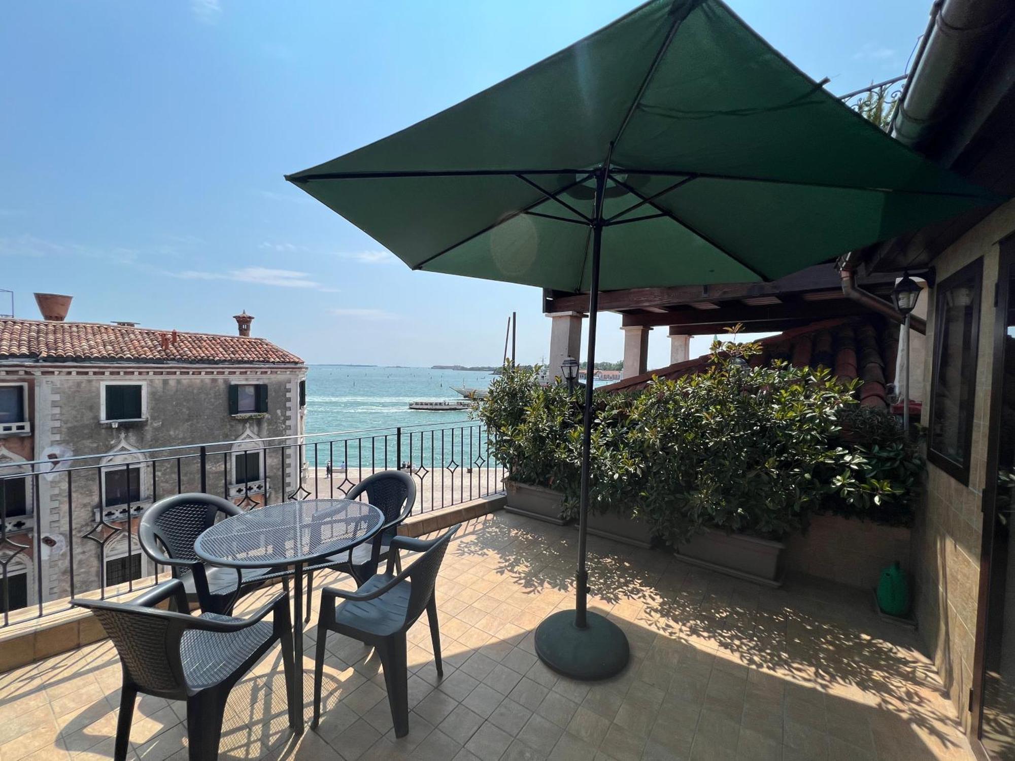 Ca' Delfina Holiday Home Venecia Exterior foto