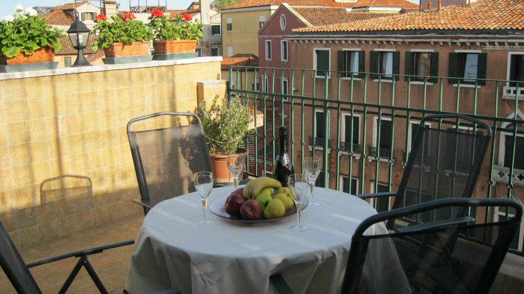 Ca' Delfina Holiday Home Venecia Exterior foto