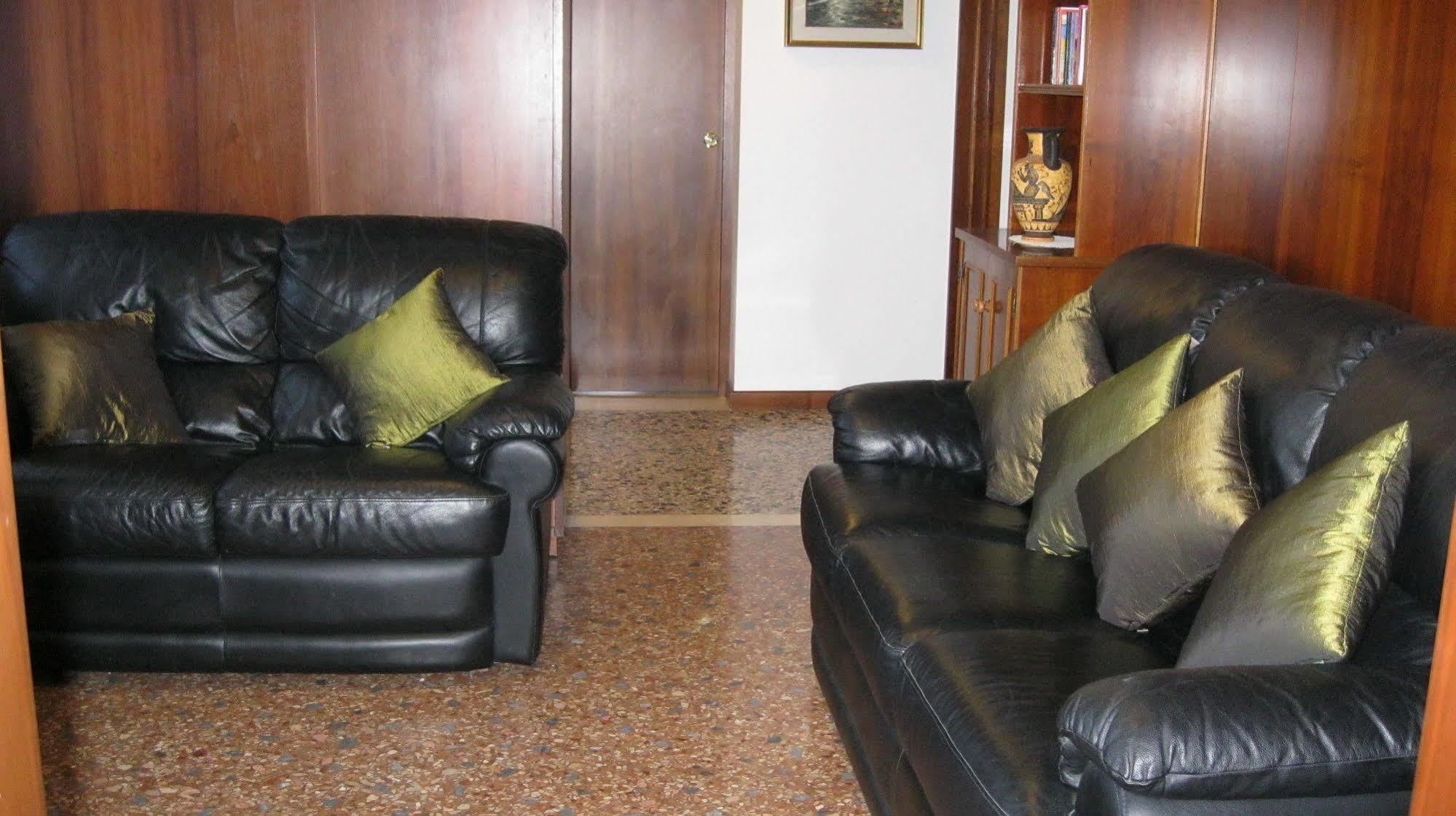 Ca' Delfina Holiday Home Venecia Exterior foto