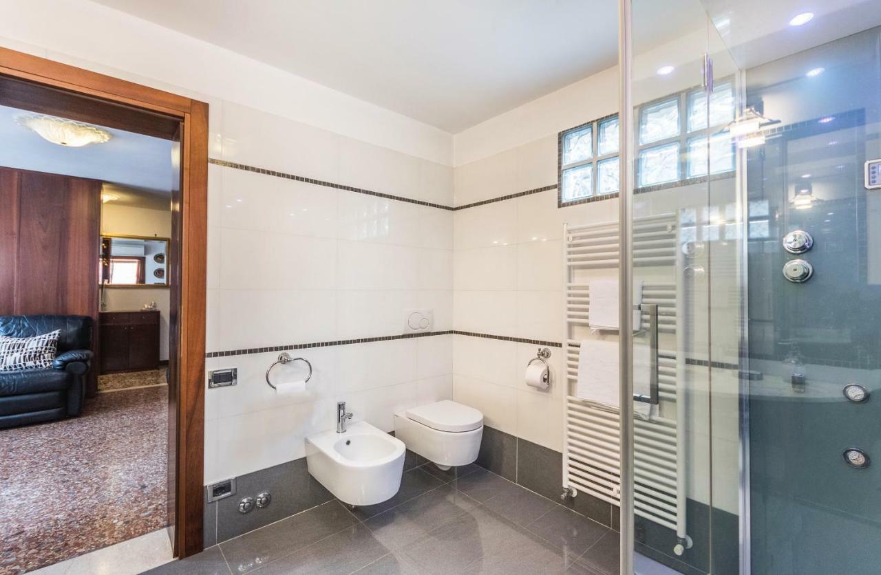 Ca' Delfina Holiday Home Venecia Exterior foto